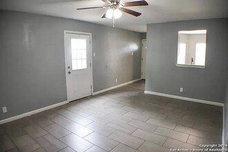 4111 Hickory Sun in San Antonio, TX - Building Photo - Building Photo