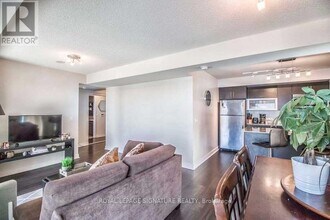 100 Western Battery Rd in Toronto, ON - Building Photo - Building Photo