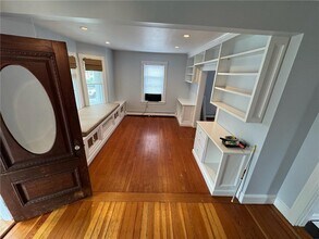 67 Hall Ave in Newport, RI - Building Photo - Building Photo