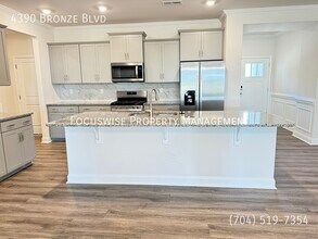 4390 Bronze Blvd in Sherrills Ford, NC - Building Photo - Building Photo