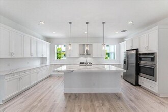 12546 Gross Pointe Dr in Palm Beach Gardens, FL - Building Photo - Building Photo