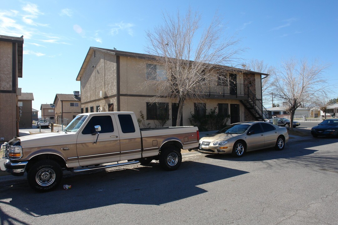 4711 Convaire Ave in Las Vegas, NV - Foto de edificio