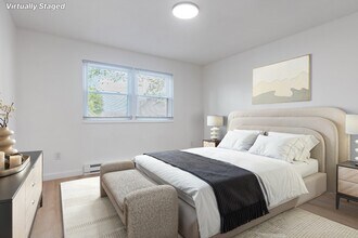 303 Broadway in Lynn, MA - Foto de edificio - Building Photo