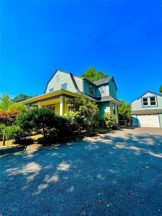 property at 19 Hanford Pl