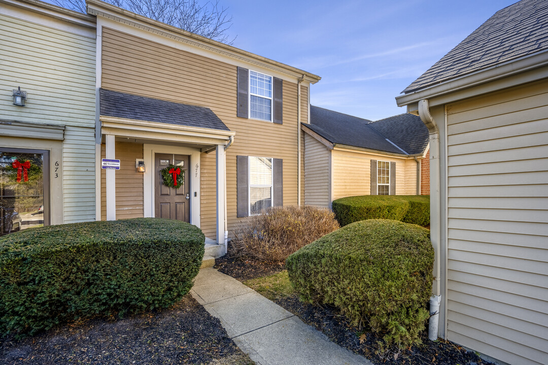 677 Slate Hollow Ct in Powell, OH - Building Photo