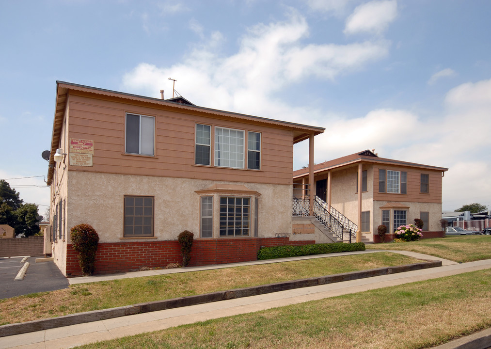 3014 W 54th St in Los Angeles, CA - Building Photo