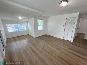10540 NW 28th Ave in Miami, FL - Building Photo - Building Photo
