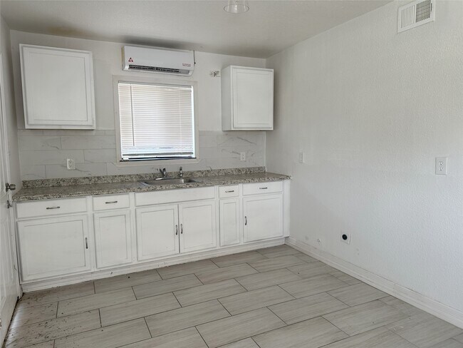 3829 Mt Pleasant St in Houston, TX - Building Photo - Building Photo