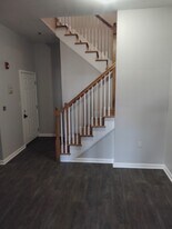 588-612-612 E Main St in Bridgeport, CT - Building Photo