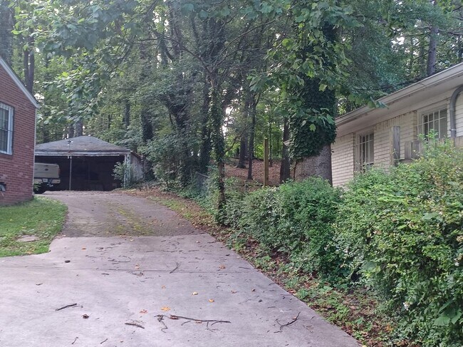 162 Fairburn Rd SW in Atlanta, GA - Building Photo - Building Photo