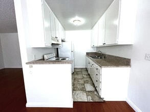 3207 Bagley Ave in Los Angeles, CA - Foto de edificio - Building Photo