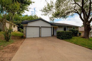 202 Cloudview Dr in Austin, TX - Building Photo