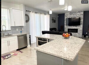 409 NW 87th Ln in Coral Springs, FL - Building Photo - Building Photo