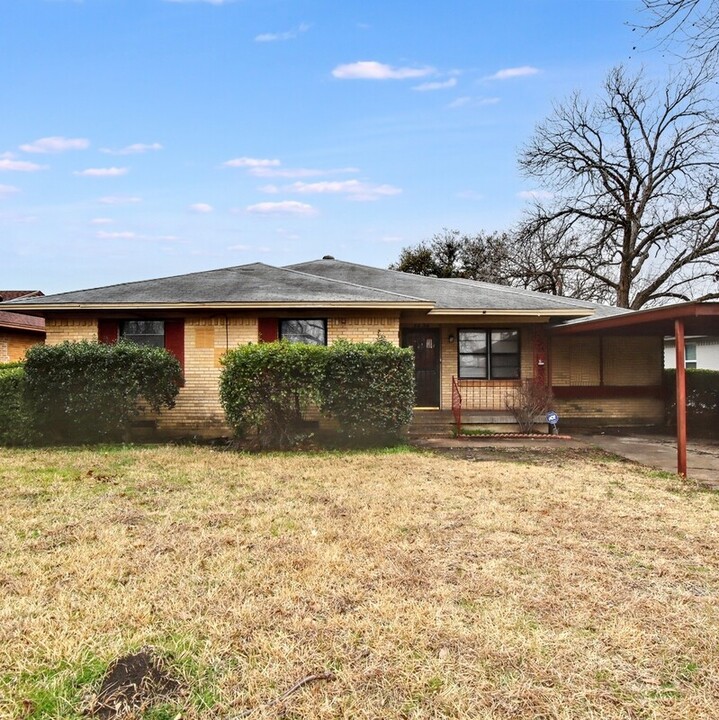 7732 Huttig Ave in Dallas, TX - Building Photo