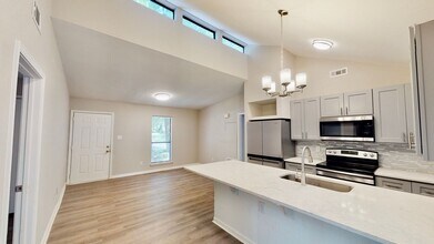 5012 Glenview Ct in Charlotte, NC - Building Photo - Building Photo