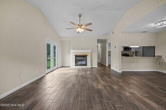 105 Wedgewood Dr in Jacksonville, NC - Building Photo - Building Photo