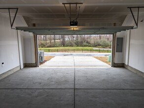 5613 Edessa Ave in Raleigh, NC - Foto de edificio - Building Photo