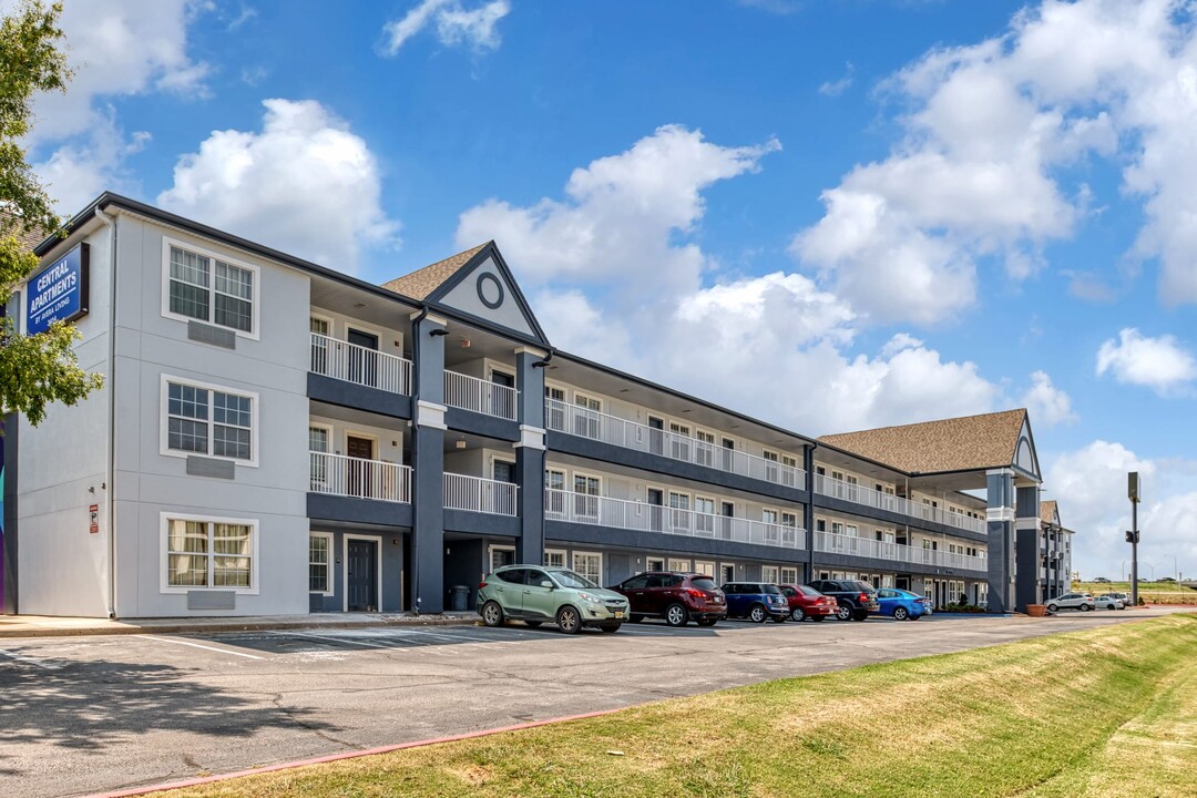 Central Apartments in Tulsa, OK - Building Photo