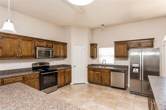 1229 Granada Dr in Desoto, TX - Building Photo - Building Photo