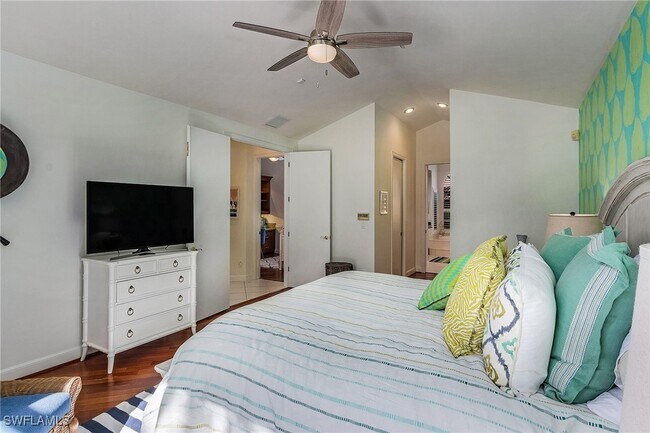 property at 720 Turkey Oak Ln