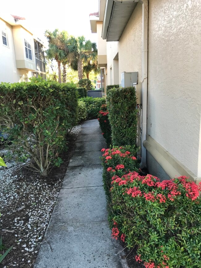 5111 W Hyde Park Ct in Ft. Myers, FL - Building Photo - Building Photo