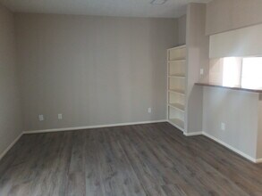 7575 Cambridge St, Unit 1003 in Houston, TX - Building Photo - Building Photo