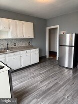 2731 E Cumberland St in Philadelphia, PA - Building Photo