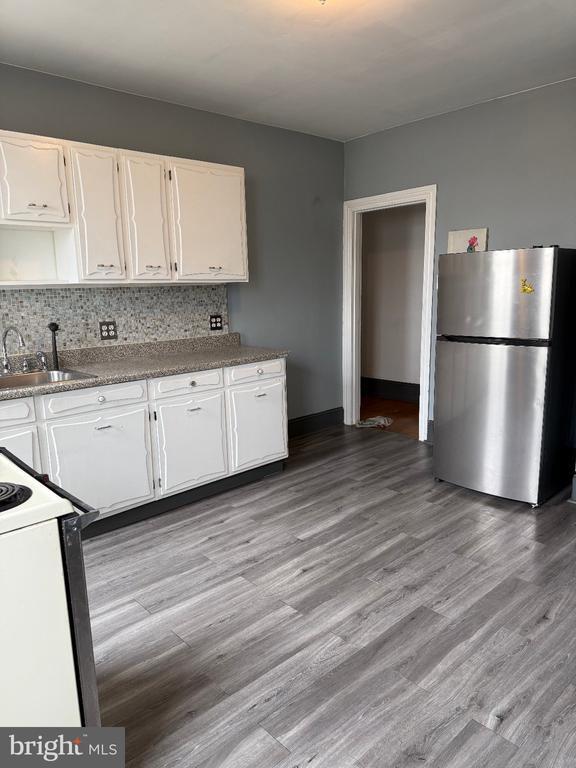 property at 2731 E Cumberland St