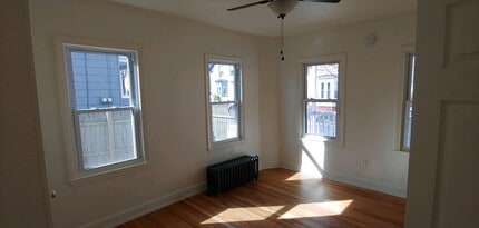 120 Brackett St, Unit 1 in Westbrook, ME - Building Photo - Building Photo