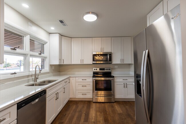 5643 S Harlem Ave in Chicago, IL - Building Photo - Building Photo
