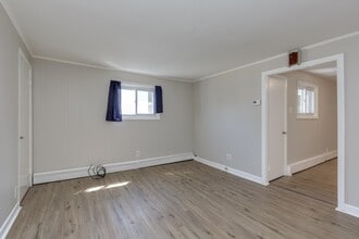 39 Mead St in Manchester, NH - Building Photo - Building Photo