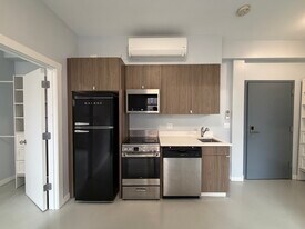 4716 N Racine Ave, Unit 214 in Chicago, IL - Building Photo