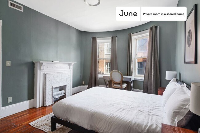 Private bedroom in 7 bed/2 bath Home in Boston, MA - Building Photo - Building Photo