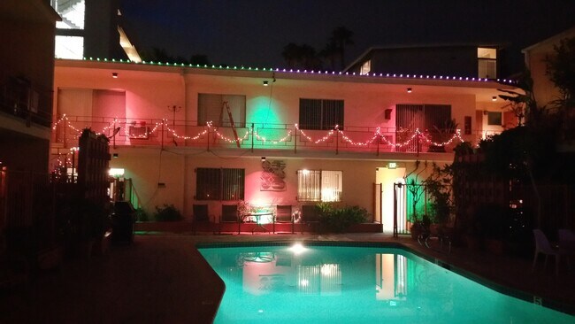 917 Larrabee St in West Hollywood, CA - Building Photo - Building Photo