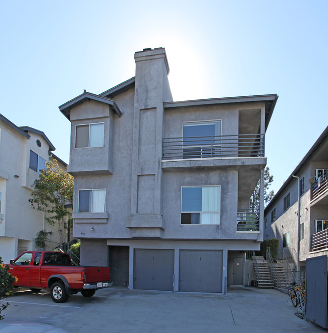 4131 Udall St in San Diego, CA - Foto de edificio - Building Photo