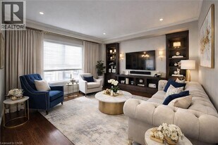 4646 Thomas Alton Blvd in Burlington, ON - Building Photo