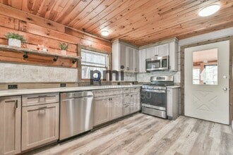 230 Silver Maple Ln in Rabun Gap, GA - Building Photo - Building Photo