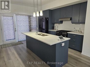 1 Benninger Dr in Kitchener, ON - Building Photo - Building Photo