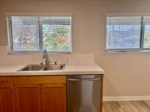812 Westmount Dr in West Hollywood, CA - Building Photo - Building Photo