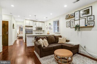 3937 Davis Pl NW in Washington, DC - Building Photo - Building Photo