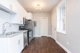 3301 N Harding Ave-Unit -2S in Chicago, IL - Building Photo - Building Photo