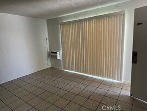 686 E Cottonwood Rd, Unit 6 in Palm Springs, CA - Foto de edificio - Building Photo