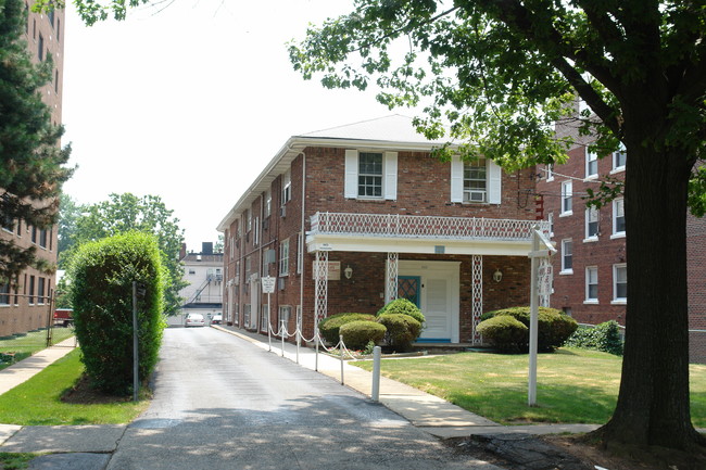 222 W Jersey Ave in Elizabeth, NJ - Building Photo - Building Photo