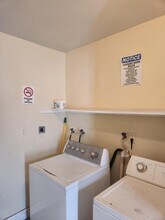 190 NE 40th St in Oakland Park, FL - Building Photo - Building Photo