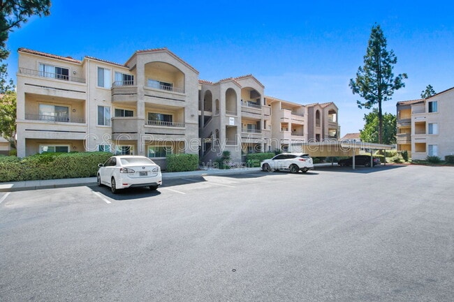 property at 1020 La Terraza Cir