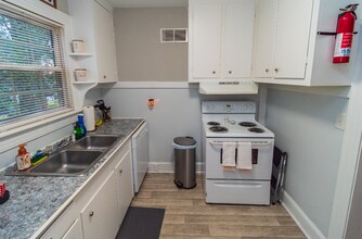 104 S Harding St in Greenville, NC - Building Photo - Building Photo
