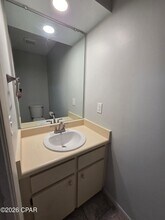 7125 N Lagoon Dr in Panama City Beach, FL - Foto de edificio - Building Photo