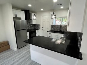 1819 Harding St in North Las Vegas, NV - Building Photo - Building Photo