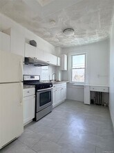 46-28 Utopia Pkwy in Queens, NY - Building Photo - Building Photo