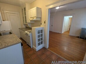 33 Walbridge St in Brookline, MA - Building Photo - Building Photo